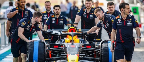 Tým Red Bullu na předsezonních testech v Bahrajnu