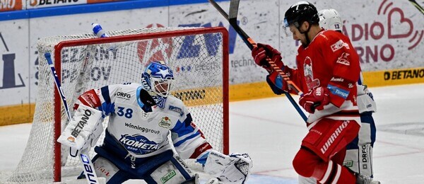 Hokejisté HC Kometa Brno a HC Olomouc v utkání Tipsport extraligy ledního hokeje TELH - sledujte dnes hokej Kometa Brno vs Olomouc živě - online live stream zdarma