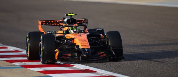 Lando Norris z McLarenu během předsezonních testů v Bahrajnu