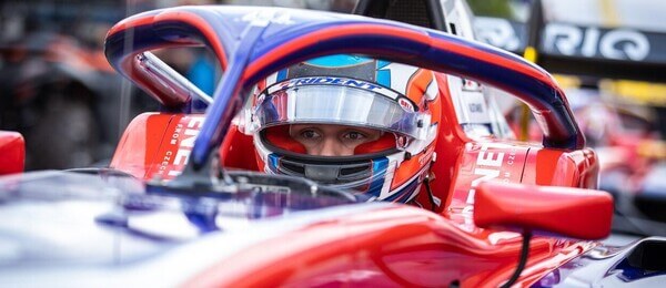 Český závodník Roman Staněk ještě v kokpitu Trident Racing ve Formuli 3
