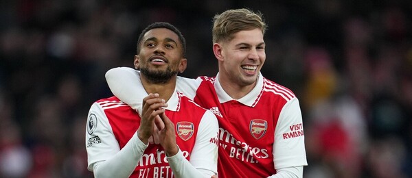 Reiss Nelson a Emile Smith Rowe po výhře nad Bournemouthem