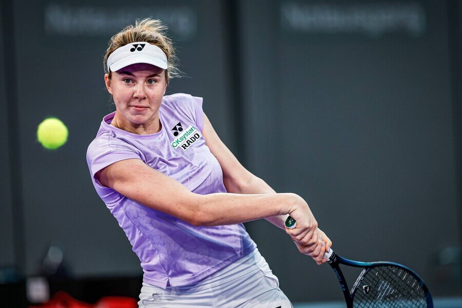 Česká tenistka Linda Nosková v utkání WTA Linz 2023 - sledujte dnes tenis Nosková vs Begu živě na WTA Indian Wells 2023 - online live stream zdarma