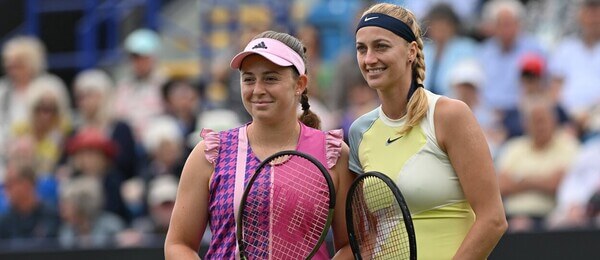 Tenistky Jelena Ostapenko a Petra Kvitová před finále turnaje WTA Tour v Eastbourne - sledujte dnes tenis Kvitová vs Ostapenko živě na WTA Indian Wells 2023 - online live stream zdarma