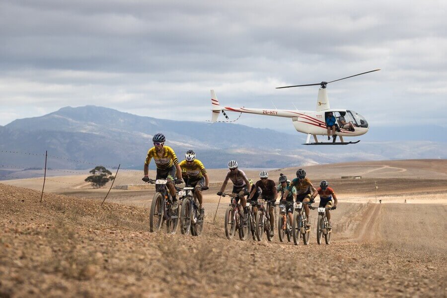 Horská kola (MTB), etapový závod Cape Epic v JAR, v popředí Martin Stošek a Andreas Seewald