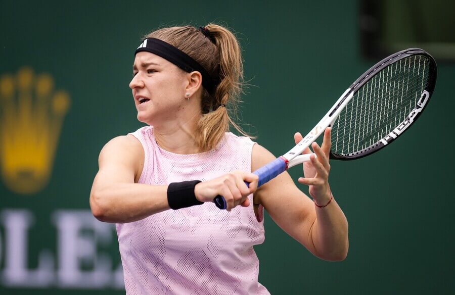 Česká tenistka Karolína Muchová na turnaji WTA 1000 Indian Wells 2023 - Muchová dnes ve čtvrtfinále hraje s Rybakinou - sledujte tenis Muchová vs Rybakina živě - online live stream a přímý přenos