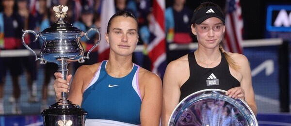 Tenistky Aryna Sabalenka a Elena Rybakina po finále Australian Open 2023 - sledujte dnes tenis Sabalenka vs Rybakina ve finále WTA Indian Wells 2023 živě
