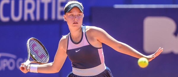 Česká tenistka Brenda Fruhvirtová na turnaji WTA Tour v Argentině - sledujte dnes tenis Fruhvirtová vs Wang na WTA Miami Open 2023 živě - online live stream a přímý přenos