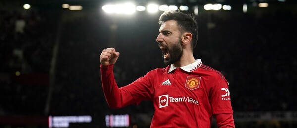 Bruno Fernandes slaví svůj gól do sítě Fulhamu