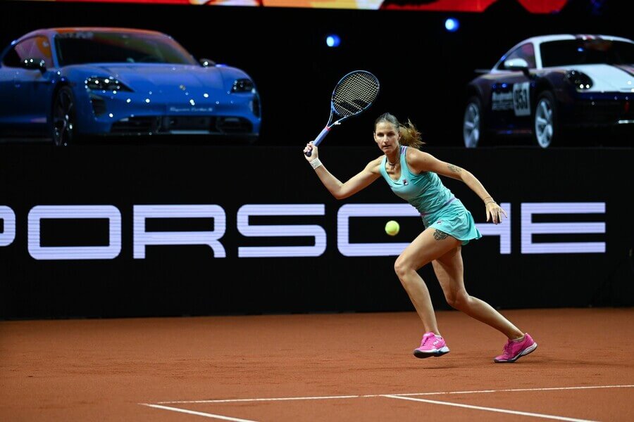 Česká tenistka Karolína Plíšková na turnaji WTA Porsche Tennis Grand Prix 2023 ve Stuttgartu - Plíšková dnes na WTA 500 Stuttgart hraje osmifinále proti Donně Vekič