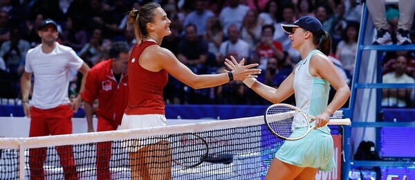 Tenistky Aryna Sabalenka a Iga Swiatek po vzájemné zápase na WTA Tour - Swiatek a Sabalenka dnes hrají ve finále WTA Stuttgart Open 2023 - sledujte finále živě