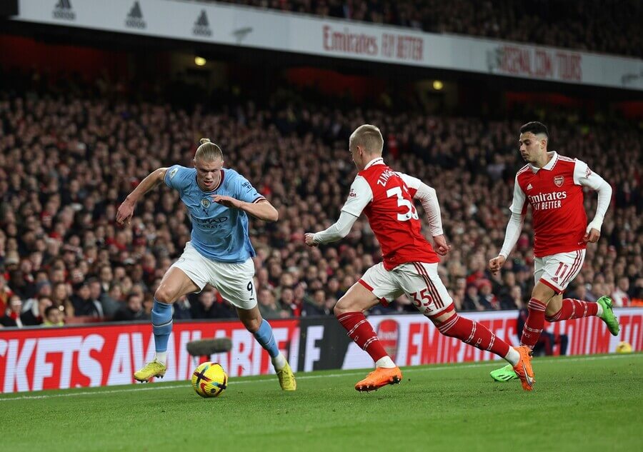 Erling Haaland v zápase Arsenal vs Manchester City v Premier League 2023