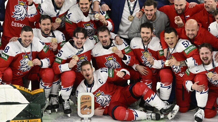 Český tým získal bronzovou medaili na MS v hokeji 2022