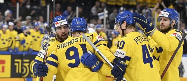 Reprezentanti Švédska se radují z gólu na MS v hokeji 2022 v Tampere - sledujte dnes hokej Švédsko vs Německo na MS 2023 živě online