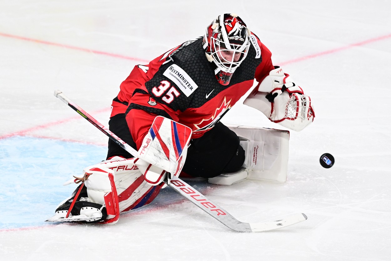 Brankář Kanady Sam Montembeault na MS v hokeji 2023 - sledujte dnes hokej Kanadaa vs Norsko živě