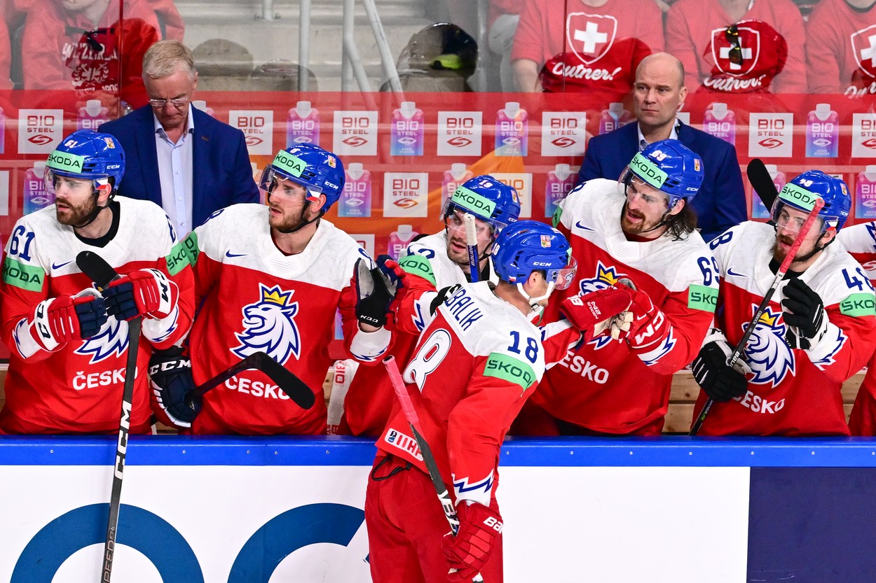 Reprezentanti Česka oslavují gól v utkání se Švýcarskem na MS v hokeji 2023 - sledujte dnes hokej Česko vs Kanada živě online