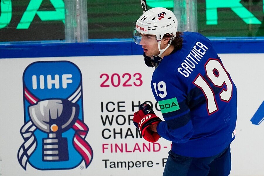 Američan Cutter Gauthier je druhý nejlepší střelec základních skupin MS v hokeji 2023