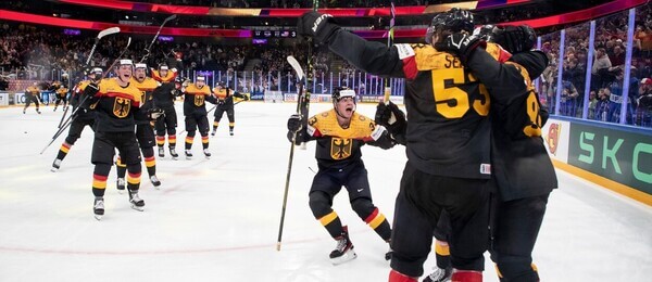 Reprezentanti Německa oslavují postup do finále MS v hokeji 2023 - sledujte dnes hokej Kanada vs Německo živě v online live streamu