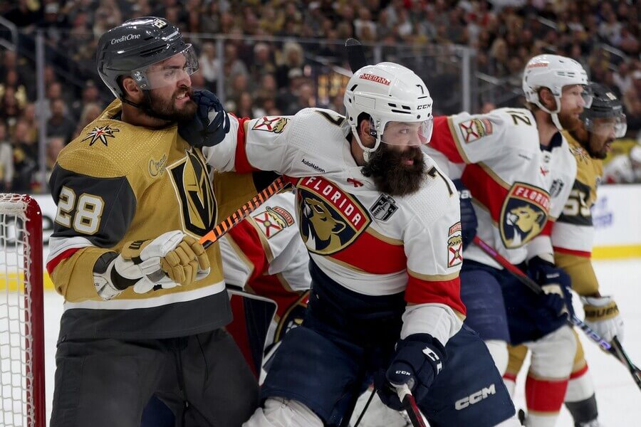 Hokejisté William Carrier a Radko Gudas ve finále play off NHL - sledujte dnes živě hokej Florida vs Vegas - Stanley Cup 2023 online