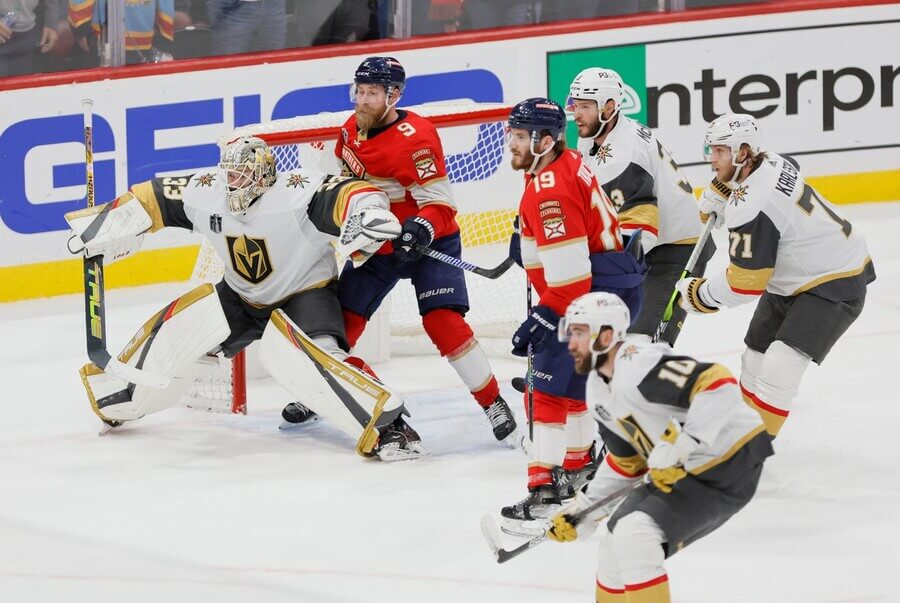 Hokejisté Vegas Golden Knights a Florida Panthers ve 4. finále play off NHL 2023 - sledujte dnes hokej Vegas vs Florida ve finále Stanley Cupu živě online