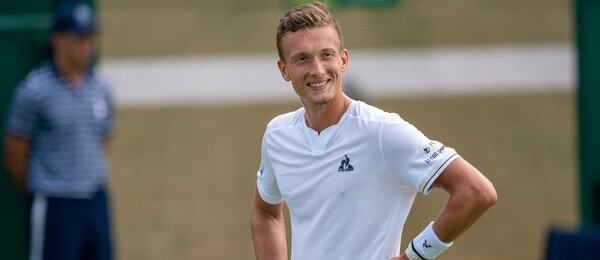 Český tenista Jiří Lehečka ve vítězném utkání Wimbledonu 2023 proti Tommymu Paulovi – sledujte dnes tenis Lehečka vs Medveděv na Wimbledonu živě online