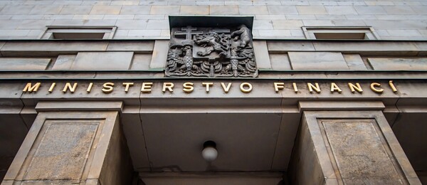 Vchod do budovy Ministerstva financí ČR v Praze