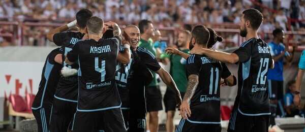 Hráči Slovanu Bratislava se radují z gólu do sítě Zrinjski
