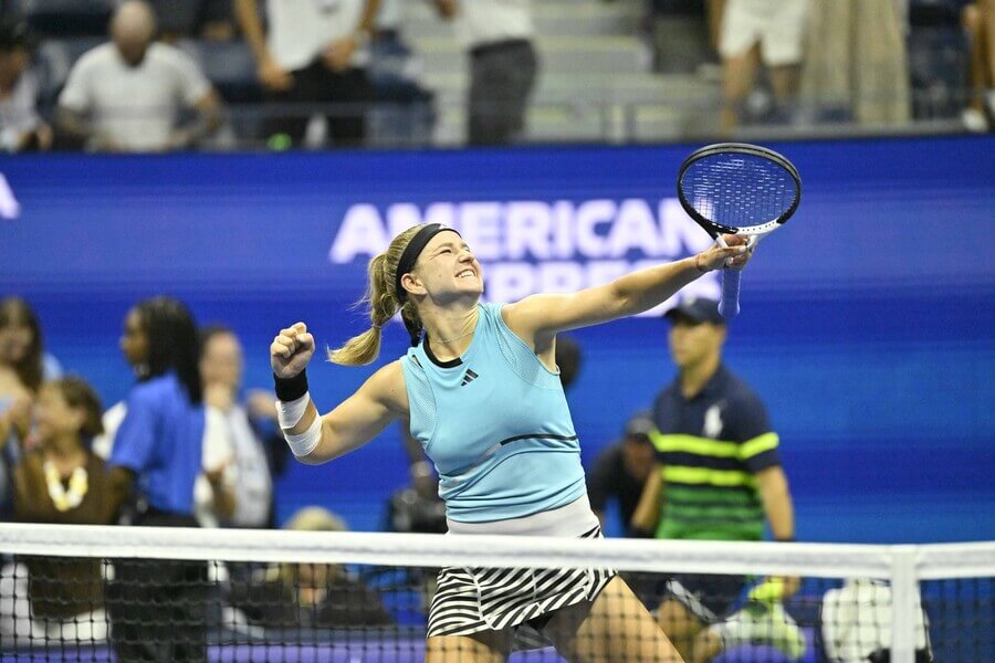 Česká tenistka Karolína Muchová slaví postup do semifinále US Open 2023 - sledujte dnes tenis Muchová vs Gauff živě - online live stream zdarma