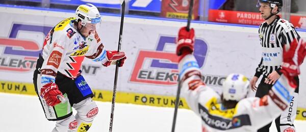 Budou se dnes Pardubice opět radovat z vítězství? Sledujte jejich zápas v CHL živě na TV Tipsport od 16:30.