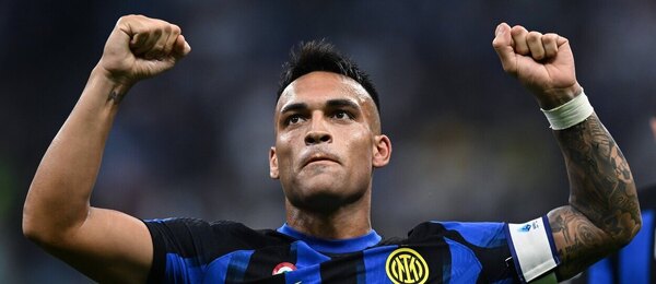 Lautaro Martínez slaví gól proti Fiorentině