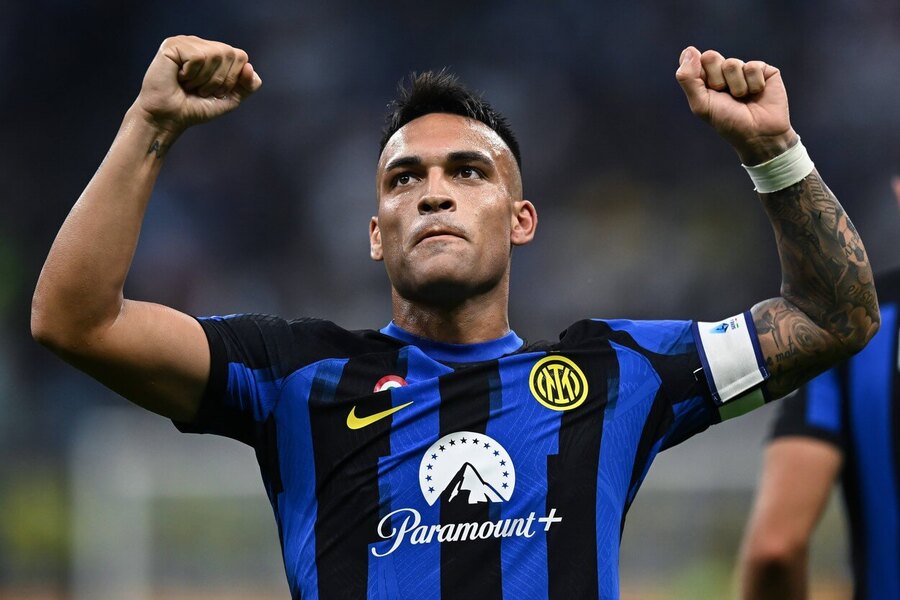 Lautaro Martínez slaví gól proti Fiorentině