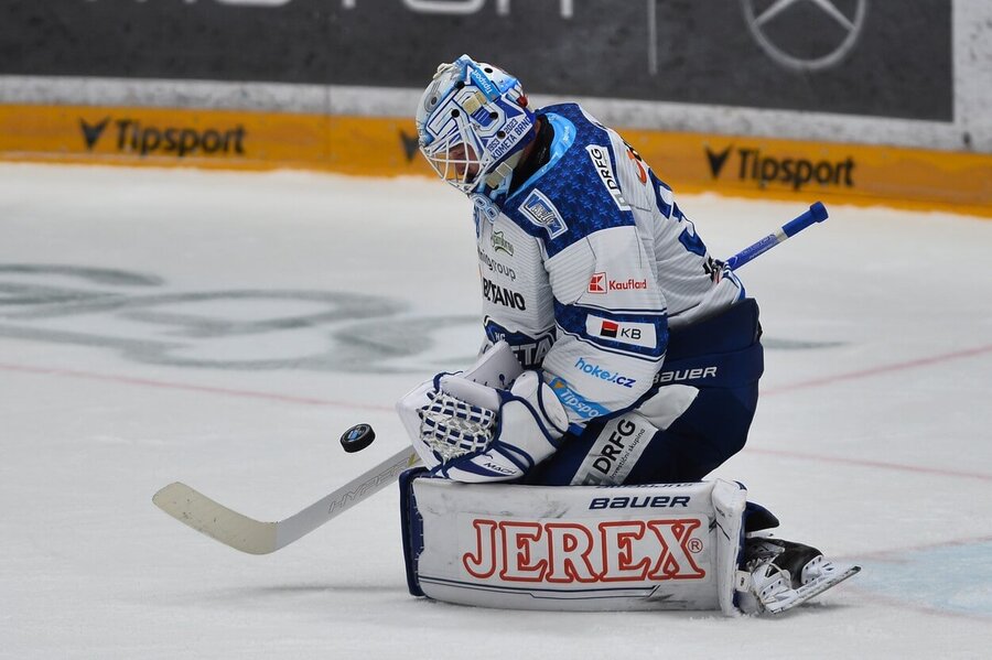 Tento puk Dominik Furch zastavil, jinak ale Kometa Brno v extralize inkasovala už 8 gólů - sledujte dnes hokej Kometa vs Litvínov živě online