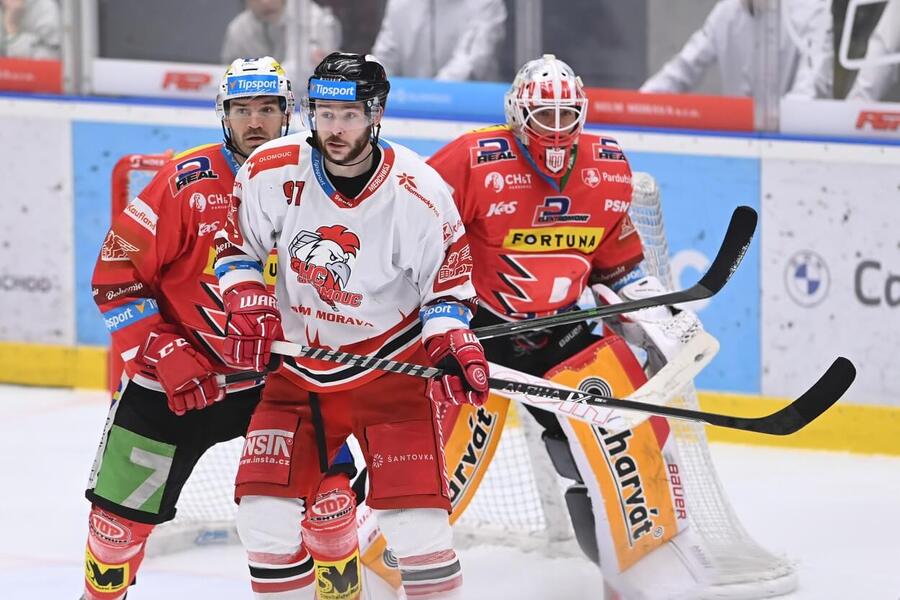 Pardubicím se loni proti Olomouci velmi dařilo, bude to stejné i v letošní sezóně? Sledujte jejich souboj dnes od 18:00 v online livestreamu na TV Tipsport.