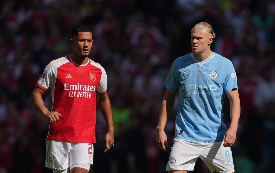 William Saliba a Erling Haaland v zápase Community Shield