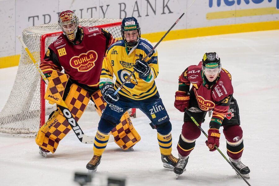 Hokejisté Jihlavy a Zlína v lednovém vzájemném zápase Chance ligy - sledujte dnes hokej Dukla Jihlava vs Berani Zlín živě online