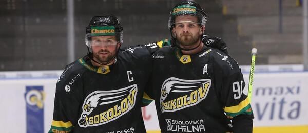 Hokej, Chance liga, bratři Tomáš a Martin Rohanovi po výhře Sokolova na ledě Zlína v 15. kole 1. hokejové ligy 2023-24