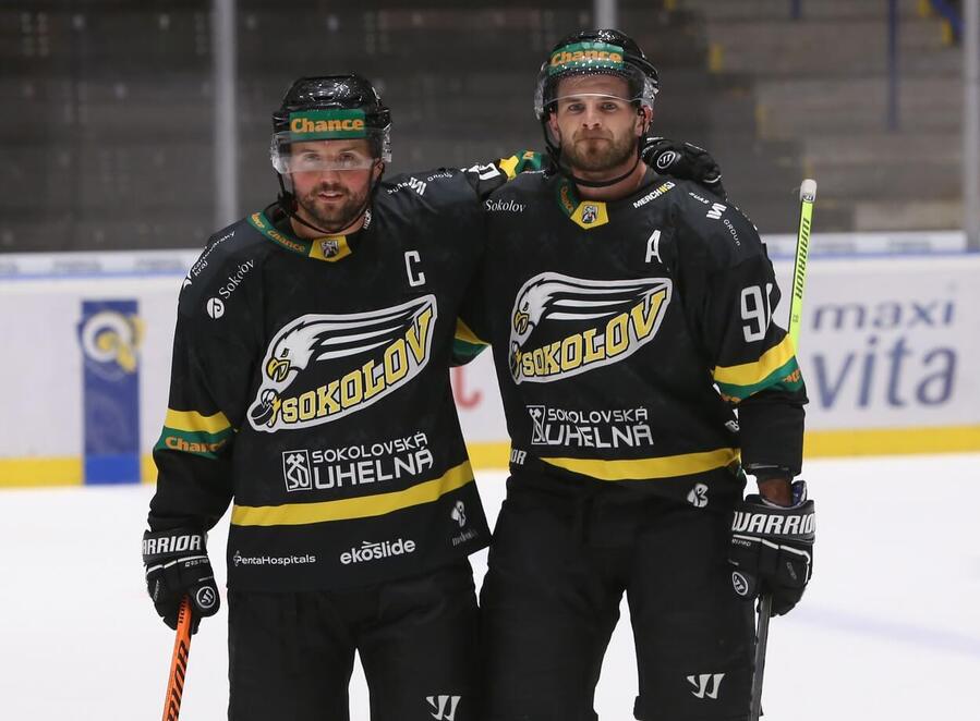 Hokej, Chance liga, bratři Tomáš a Martin Rohanovi po výhře Sokolova na ledě Zlína v 15. kole 1. hokejové ligy 2023-24