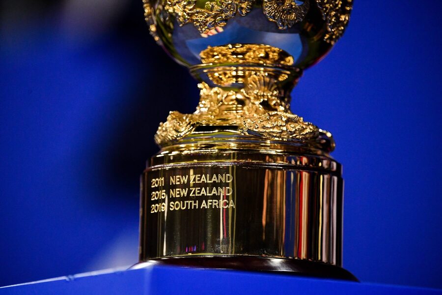 Webb Ellis Cup dnes počtvrté v historii vyhrajou ragbisti Nového Zélandu, nebo Jižní Afriky