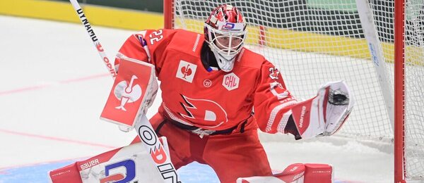 Brankář Pardubic Roman Will v odvetě osmifinále Ligy mistrů v hokeji dovedl Dynamo k účasti ve čtvrtfinále proti Lukko Rauma