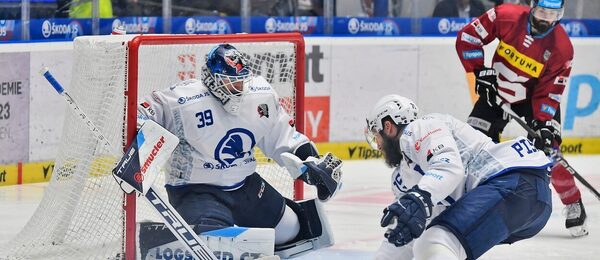 Plzeň v této sezóně Spartu ještě neporazila, dočká se dnes prvního vítězství? Sledujte extraligu živě na TV Tipsport.