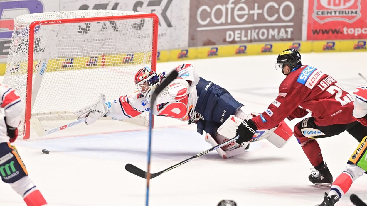 Souboje Sparty a Pardubic patří k vrcholům letošní extraligové sezóny. Kdo vyhraje dnes? Sledujte utkání živě na TV Tipsport.