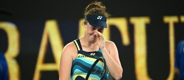 Česká tenistka Linda Nosková po výhře nad Igou Swiatek ve třetím kole Australian Open 2024 v Melbourne