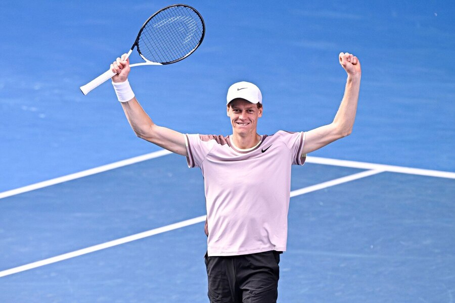 Tenis, grandslam Australian Open, Jannik Sinner se raduje po vyhraném semifinále nad Djokovičem