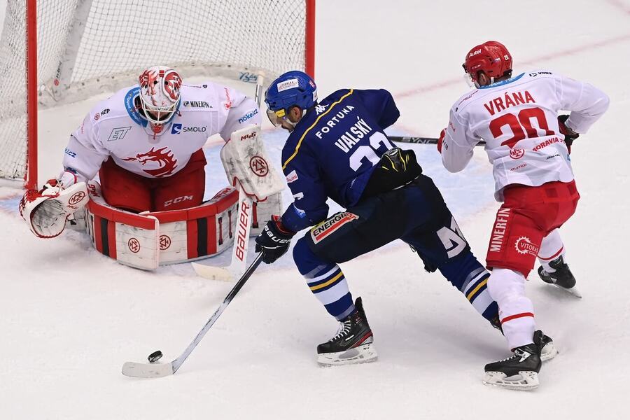 Třinec a České Budějovice historicky poprvé v play off proti sobě. Sledujte extraligu živě na TV Tipsport.