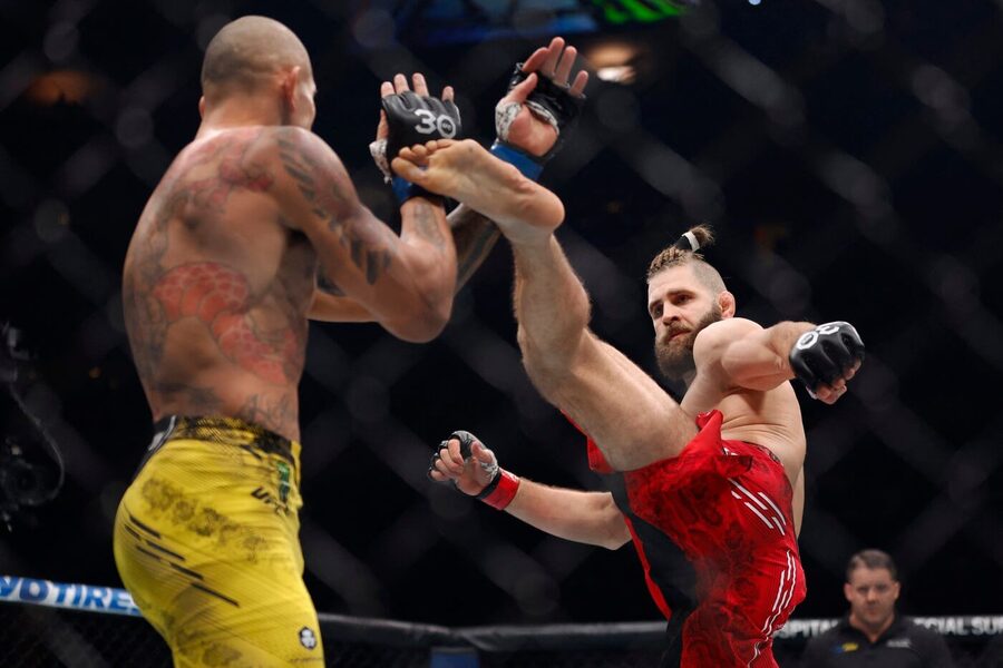 Jiří Procházka se vrací do klece poprvé od listopadového turnaje v New Yorku. Sledujte UFC 300 dnes živě na TV Tipsport.