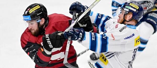 Hokej, extraliga 2024/25: Ondřej Najman (Sparta) a Oscar Flynn (Liberec), Bílí Tygři dnes hostí Spartu ve 24. kole ELH