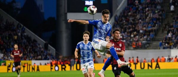 Jakub Pokorný a Qazim Laci během utkání Olomouce se Spartou