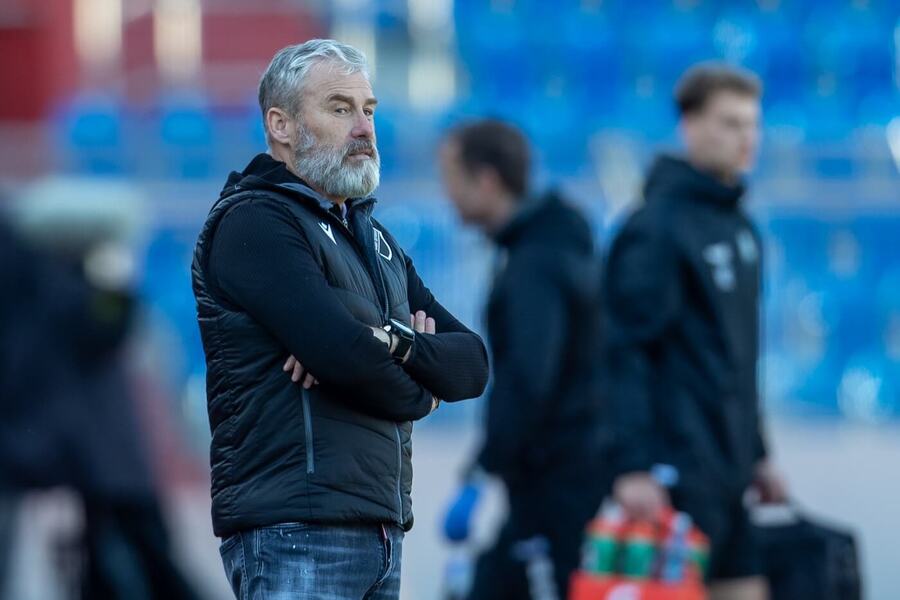 Pavel Hapal sleduje duel 1. kola nadstavby proti Jablonci, Chance Liga 2024/25