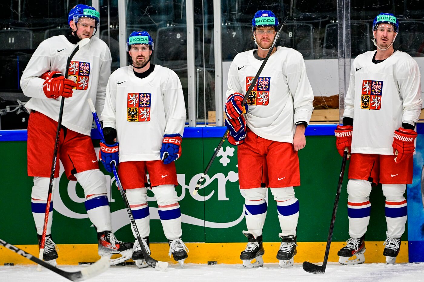 Trénink české hokejové reprezentace před MS 2025, zleva Jáchym Kondelík, Jakub Flek, David Pastrňák, Roman Červenka
