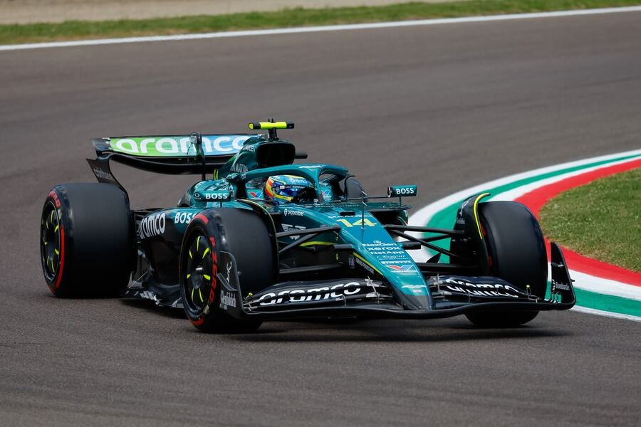 Fernando Alonso z Aston Martinu vybojoval v kvalifikaci do Velké ceny Emilia Romagna 2025 skvělé 5. místo.