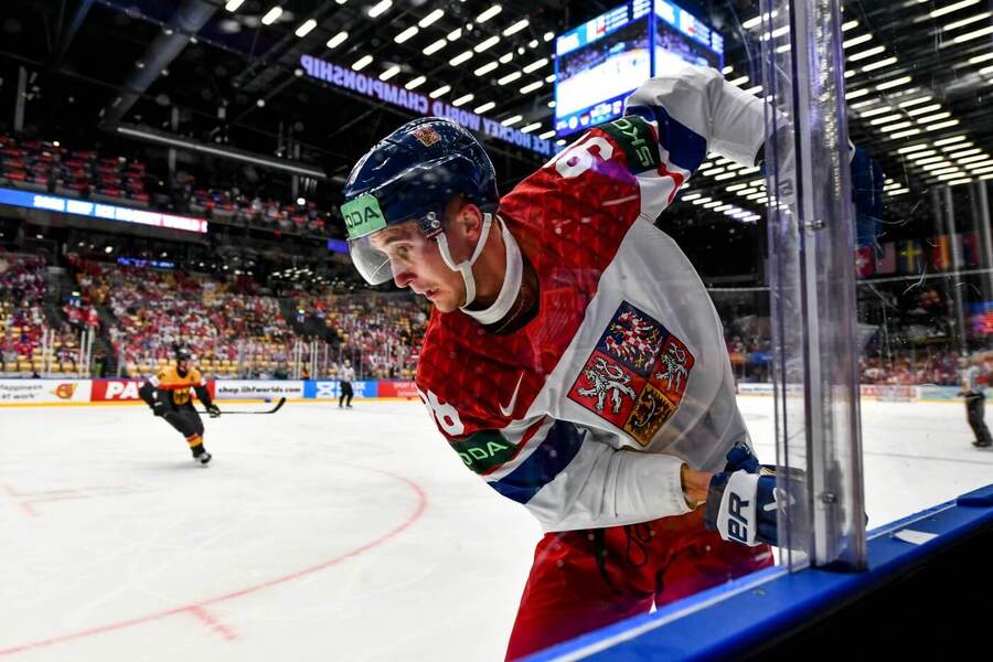 Martin Nečas v zápase proti Německu, dnešní program MS v hokeji (20. 5.) obsahuje zápas Česka s USA